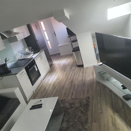 Aux Portes De Lyon Jolie T3 Clim Et Prime Video Apartment Живор Екстериор снимка