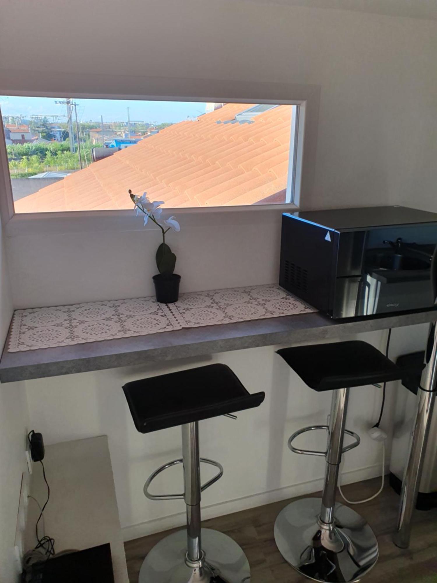 Aux Portes De Lyon Jolie T3 Clim Et Prime Video Apartment Живор Екстериор снимка